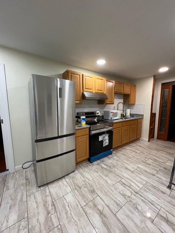 10 Walnut Ct in Leominster, MA - Foto de edificio - Building Photo