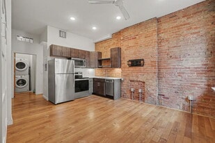 26 E 14th St in Cincinnati, OH - Building Photo