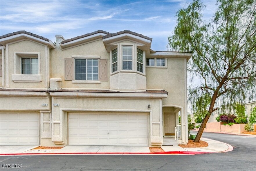 256 Hopeful Ridge Ct, Unit 415 in Henderson, NV - Building Photo