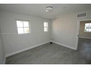 1321 Pennsylvania Ave in Miami Beach, FL - Building Photo - Building Photo