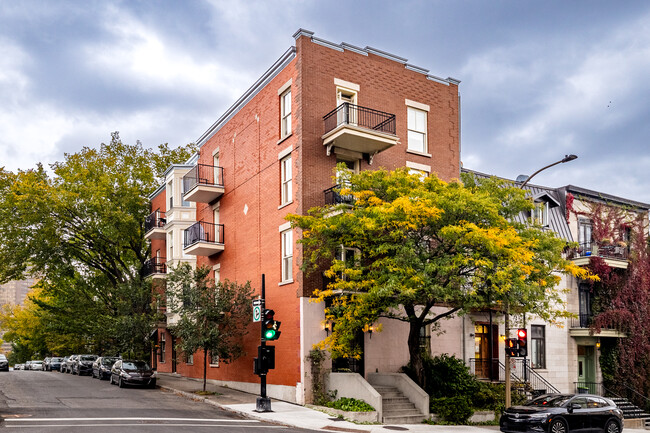 Apartments St-Hubert in Montréal, QC - Building Photo - Primary Photo