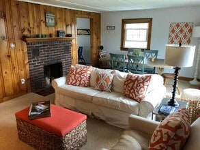53 Foss Cir in Rye, NH - Building Photo - Building Photo