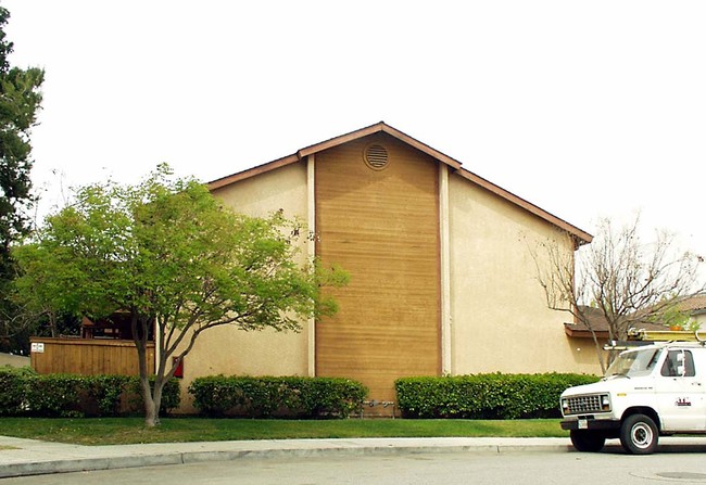 Evergreen Apartments in Buena Park, CA - Foto de edificio - Other