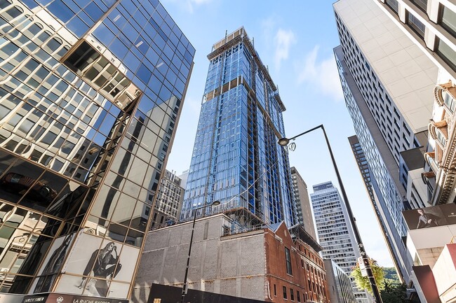 property at 2060 Rue Peel