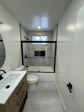 5179 Fountain Ave in Los Angeles, CA - Building Photo - Building Photo