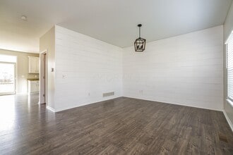 165 Butternut Pass in Commercial Point, OH - Building Photo - Building Photo