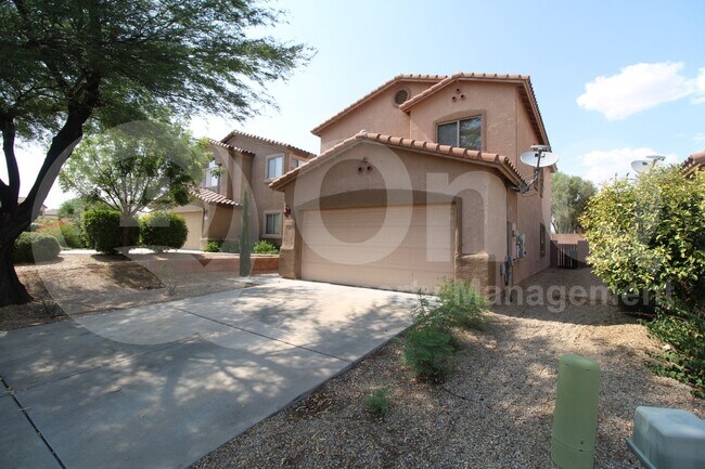 7531 E Majestic Palm Ln in Tucson, AZ - Building Photo - Building Photo