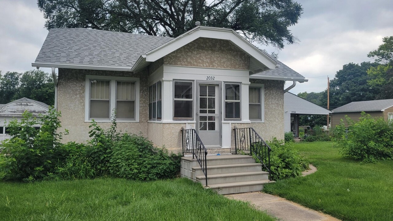 2032 N 65th Ave in Omaha, NE - Building Photo