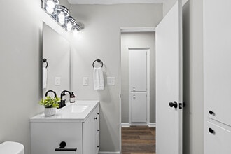 986 Loretta Ave in Columbus, OH - Building Photo - Building Photo