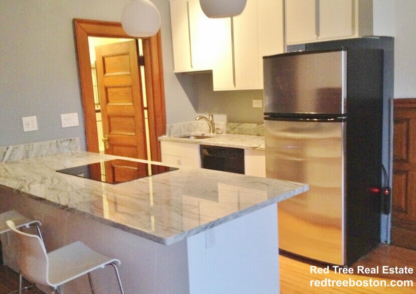 849 Beacon St, Unit 2 in Boston, MA - Foto de edificio