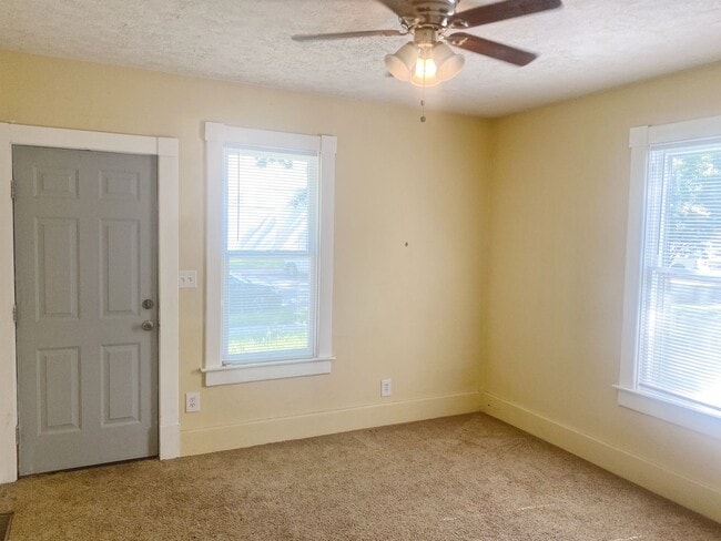 1125 Houston St in Manhattan, KS - Building Photo - Building Photo