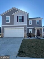 299 Toulouse Ln in Martinsburg, WV - Building Photo