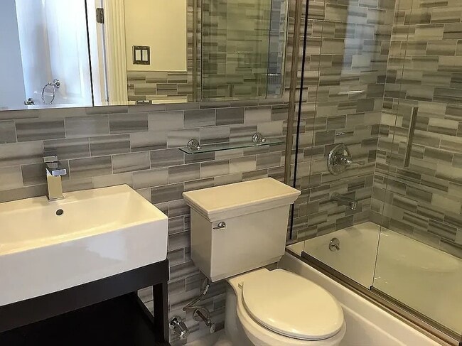 202 E 13th St in New York, NY - Building Photo - Building Photo