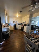 3735-3749 E Hampton Way in Fresno, CA - Foto de edificio - Building Photo