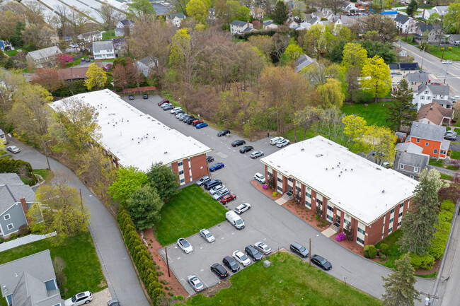 Continental Court Condominiums in Woburn, MA - Building Photo - Building Photo