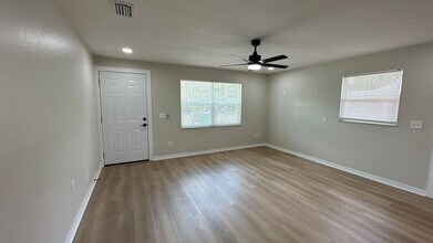 38620 2nd Ave in Zephyrhills, FL - Building Photo - Building Photo