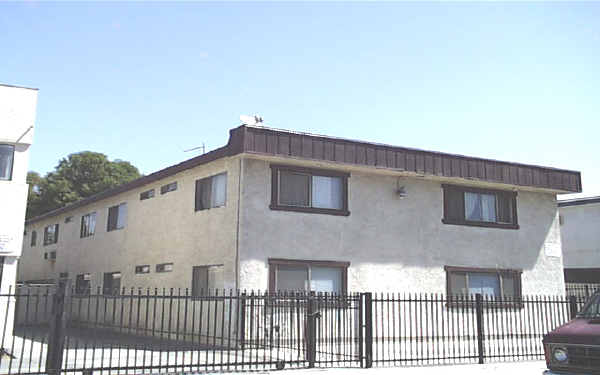 14633 Calvert St in Van Nuys, CA - Building Photo - Building Photo