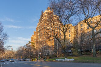 222 Riverside Dr in New York, NY - Building Photo - Building Photo