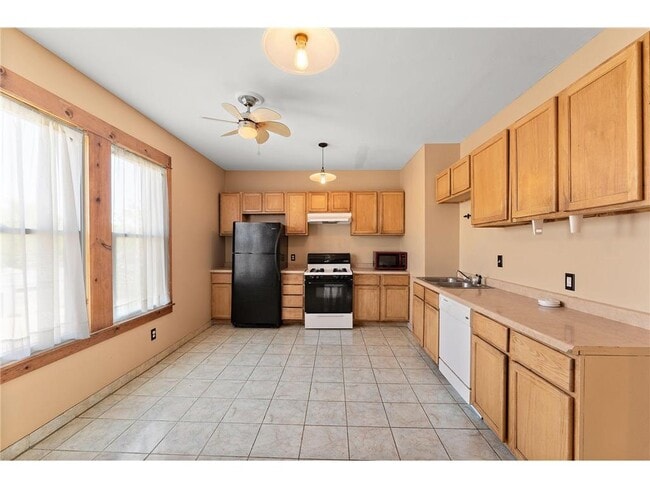 property at 1064 Magnolia Ave E