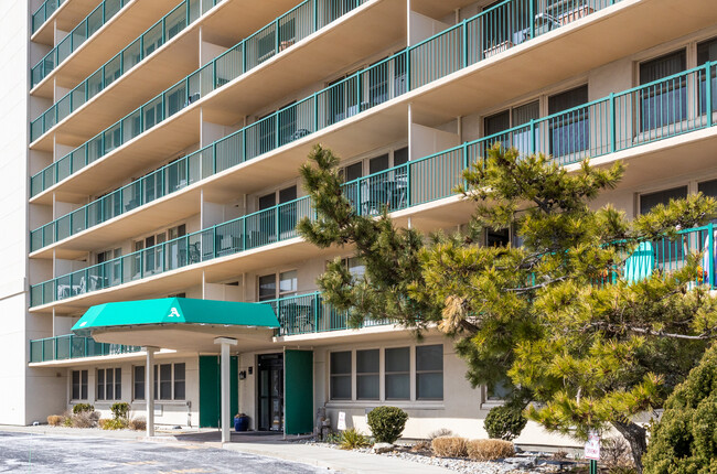 Anchorage Condominiums in Long Branch, NJ - Foto de edificio - Building Photo