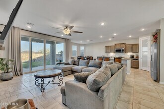 912 Crystal Deer Dr in El Paso, TX - Building Photo - Building Photo