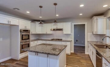 2502 E Sahuaro Dr in Phoenix, AZ - Building Photo - Building Photo