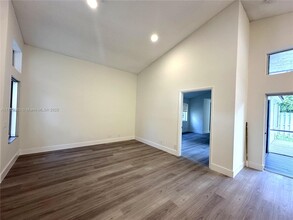 116 W Bayridge Dr in Weston, FL - Building Photo - Building Photo
