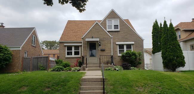 property at 2331 S 59th St