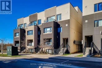 1127 Cooke Blvd. in Burlington, ON - Building Photo - Building Photo