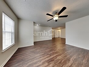 618 Resinwood Rd in Moncks Corner, SC - Building Photo - Building Photo