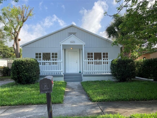 643 33rd St in West Palm Beach, FL - Building Photo - Building Photo