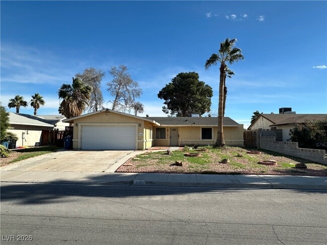 4364 Annie Oakley Dr in Las Vegas, NV - Building Photo - Building Photo