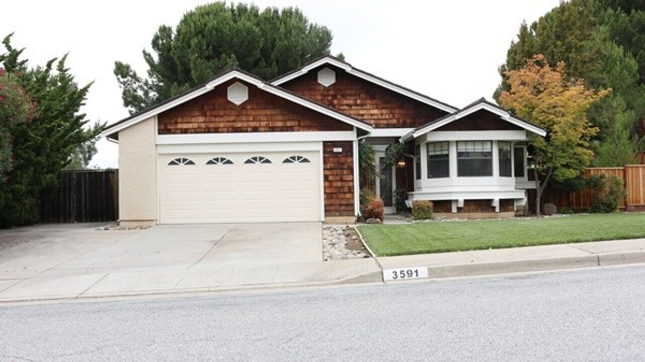 3591 Woodley Dr in San Jose, CA - Building Photo