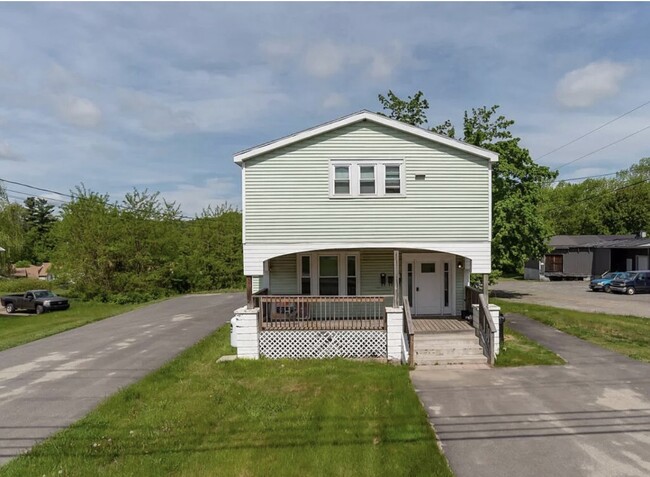 552 Riverside Dr, Unit 2 bedroom apartment #A
