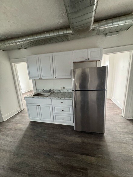 2336 Main St, Unit 9 aka 159 charles in Bridgeport, CT - Building Photo