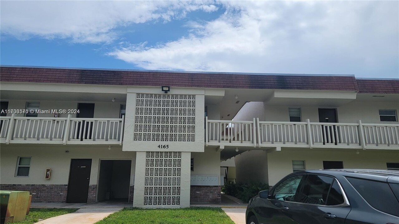 4165 SW 67th Ave, Unit 116B in Davie, FL - Building Photo