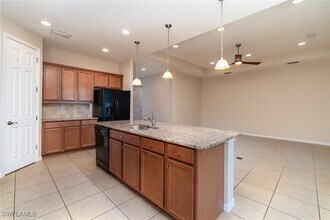 12710 Seaside Key Ct in North Fort Myers, FL - Foto de edificio - Building Photo