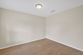 921 Jacaranda Pkwy E in Cape Coral, FL - Building Photo - Building Photo