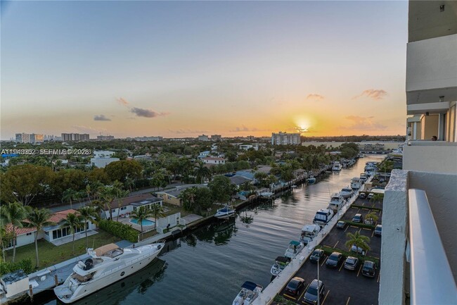 2020 NE 135th St in North Miami, FL - Building Photo - Building Photo