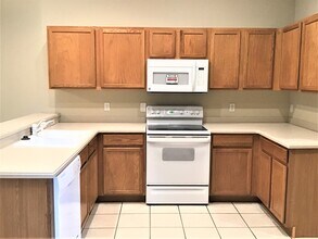 2042 Ancient Oak Dr in Ocoee, FL - Building Photo - Building Photo