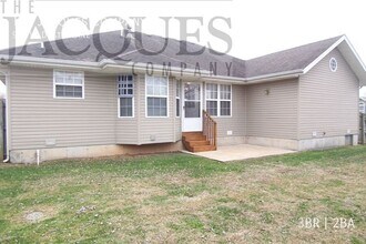 901 W Dustin Ln in Nixa, MO - Building Photo - Building Photo