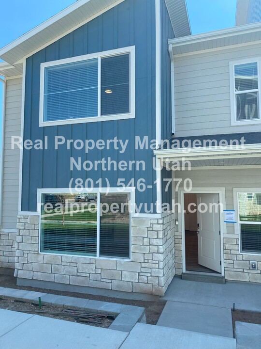 1117 N 1880 W in Farmington, UT - Building Photo