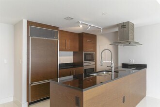 495 Brickell Ave, Unit BAY407 in Miami, FL - Building Photo - Building Photo