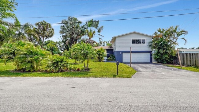 2700 SW 34th Ave in Fort Lauderdale, FL - Building Photo - Building Photo