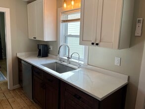 643 West St in Rockport, ME - Building Photo - Building Photo