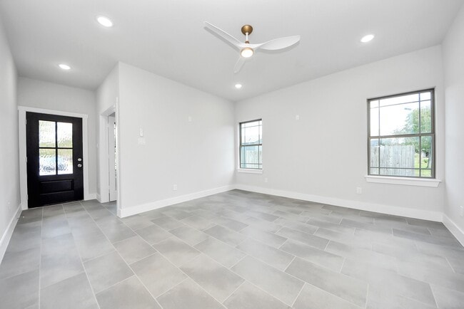 property at 1110 E Main St