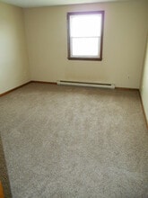 6557 Lincoln Ave in Lockport, NY - Foto de edificio - Building Photo