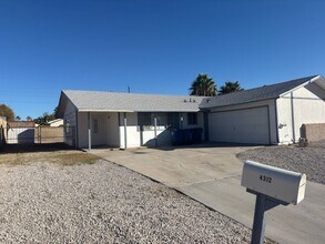 4312 Skywalker Ave in Las Vegas, NV - Building Photo - Building Photo