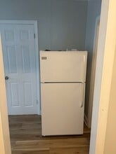 42 Hillwood St, Unit 3 in Cranston, RI - Foto de edificio - Building Photo