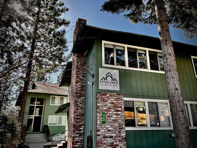 Rare Complex located conveniently behind Round Hill Square in walking distance to the Lake. in Zephyr Cove, NV - Building Photo - Building Photo